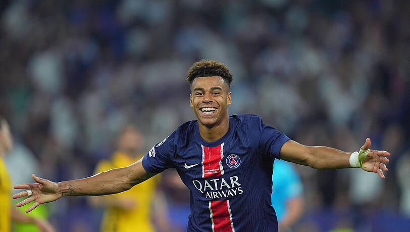 Désiré Doué jubelt nach seinem Tor im Champions-League-Finale gegen Inter Mailand.