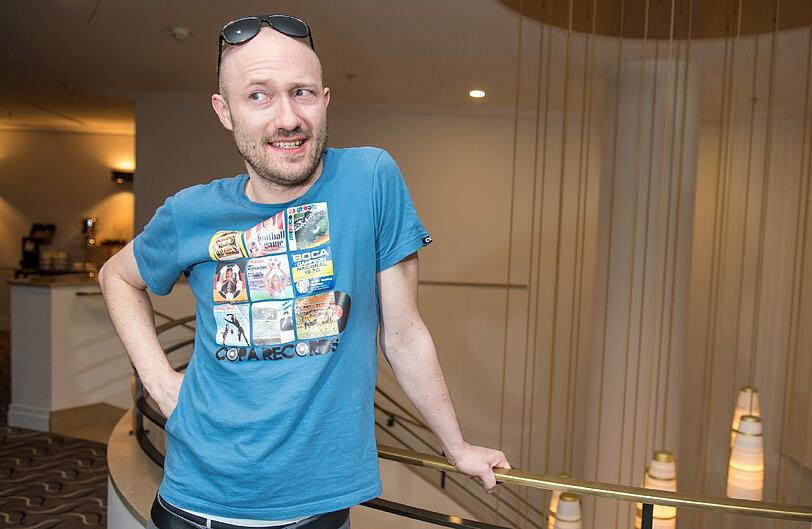 Gut gelaunt, aber noch etwas müde (deshalb die Sonnenbrille): Paul Kalkbrenner im "Charles".
