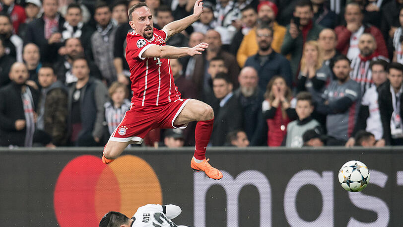 Franck Ribéry: Note 3.
Spielte ab Januar 2005 ein halbes Jahr für Besiktas' Stadtrivale Galatasaray. In seinem 100. Europacup-Spiel (davon 88 für Bayern) mit einigen netten Sololäufen, ohne großen Glanz. Am 1:0 beteiligt.