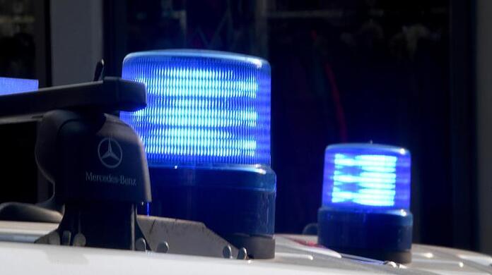 Die Polizei übergab der Mutter den betrunkenen 12-Jährigen.
