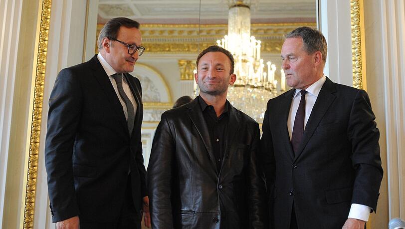 Bachlers größter Erfolg: Es gelang ihm 2010, Kirill Petrenko (Mitte) nach München zu locken. Rechts der damalige Kunstminister Wolfgang Heubisch. Bachlers größter Erfolg: Es gelang ihm 2010, Kirill Petrenko (Mitte) nach München zu locken. Rechts der damalige Kunstminister Wolfgang Heubisch.