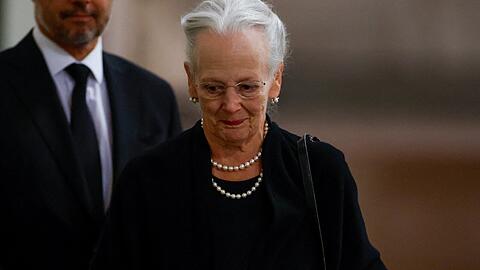 Nach dem Besuch der Trauerfeier für Queen Elizabeth wurde Königin Margrethe von Dänemark positiv auf das Coronavirus getestet.