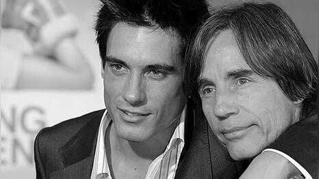 Ethan und Jackson Browne 2004 bei einer Premiere in Los Angeles.