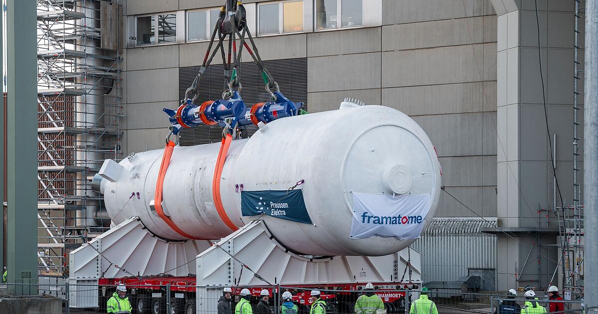 R-ckbau-in-Zeitlupe-Dampferzeuger-verlassen-Reaktorgeb-ude