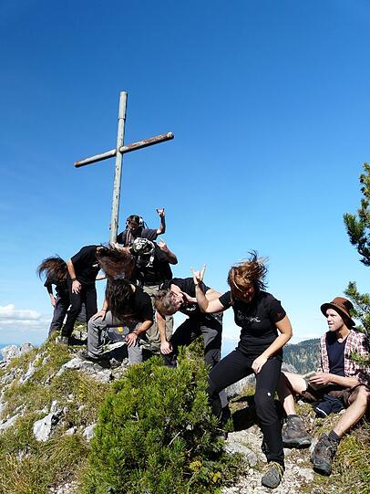 Da schaut der Andi aus dem Altmühltal (rechts): Ute und ihre Freunde bemoshen den 1721 Meter hohen Zunderkopf.