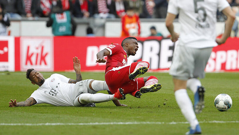 Fehlt gegen Paderborn: Bayerns Jérôme Boateng (l.). Fehlt gegen Paderborn: Bayerns Jérôme Boateng (l.).
