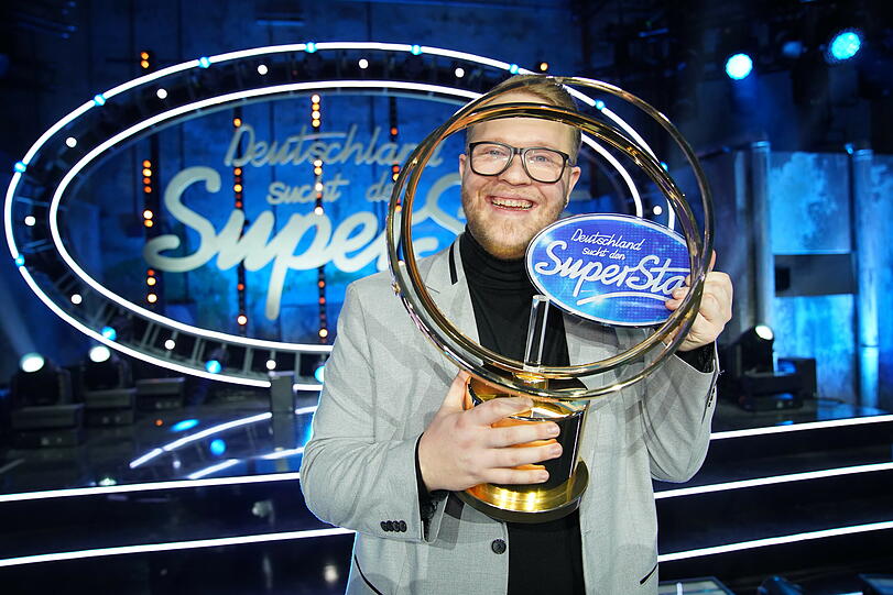 Jan-Marten Block (25). Der Azubi setzte sich 2021 im Finale der 18. Staffel gegen seine drei verbliebenen Konkurrenten durch. So richtig kam seine Karriere noch nicht zum Laufen.
