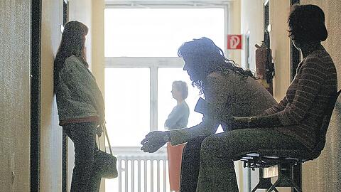 Wartende in einer Arbeitsagentur
