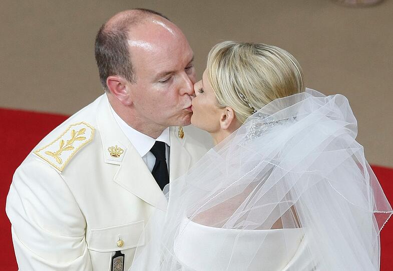 Am Samstag hat Monaco wirklich Grund zum Feiern. Prinz Albert II. heiratet endlich seine schöne Charlene kirchlich.