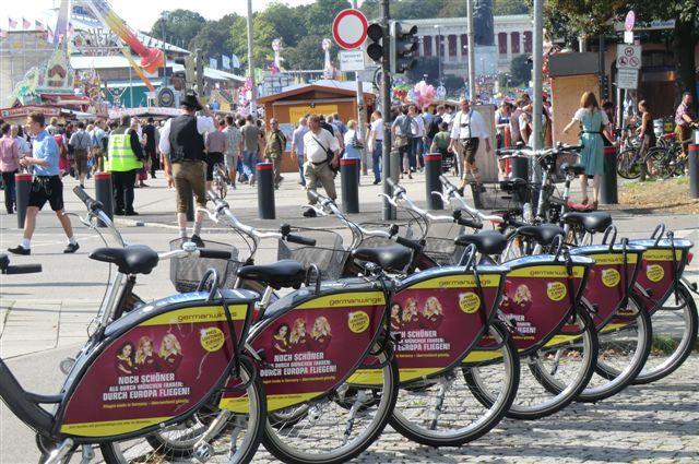 Spontane Mobilität ohne CO2-Ausstoß: An 30 Standorten in der City stehen jetzt wieder Miet-Fahrräder bereit.