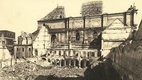 Nur noch Trümmer: Von St. Michael in der Neuhauser Straße ist nach den Bombenangriffen nicht mehr viel übrig (Foto von 1945).