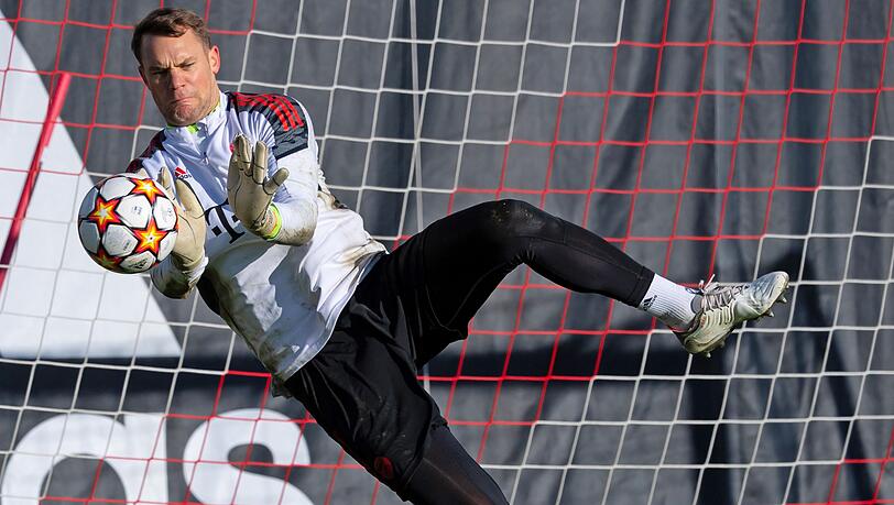 Torhüter Manuel Neuer von München im Einzeltraining Torhüter Manuel Neuer von München im Einzeltraining