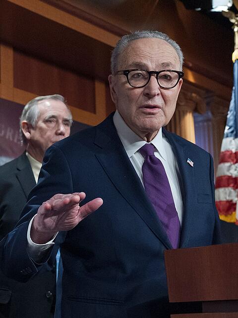 Der Minderheitsf&uuml;hrer der Demokraten im Senat, Chuck Schumer, erhebt schwere Vorw&uuml;rfe gegen das US-Justizministerium.