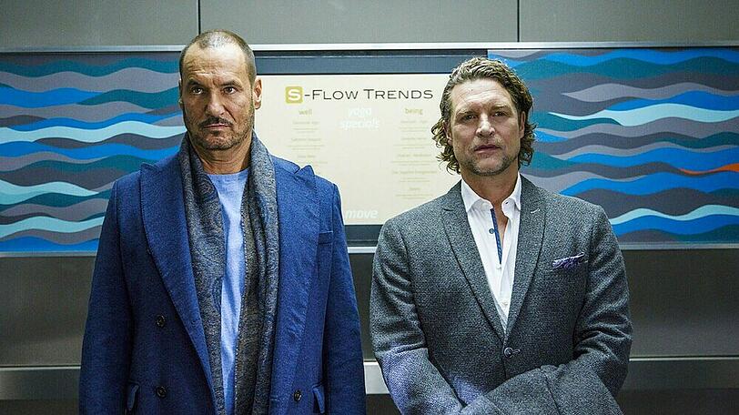 "Alles was zählt": Niclas (l.) wittert eine Chance, Richard in den Schatten zu stellen