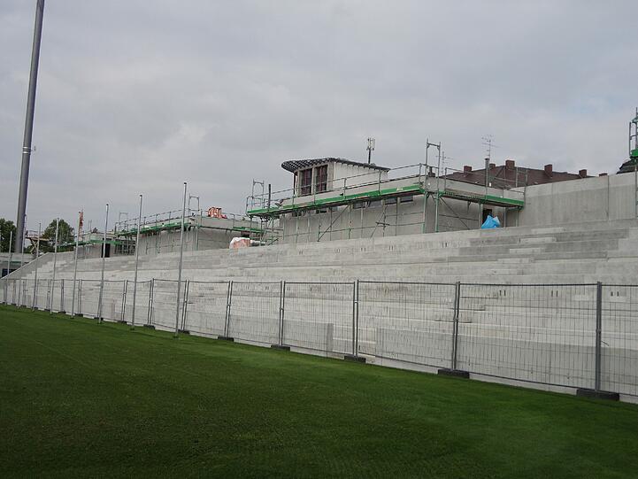 Der Umbau des Grünwalder Stadions schreitet voran.