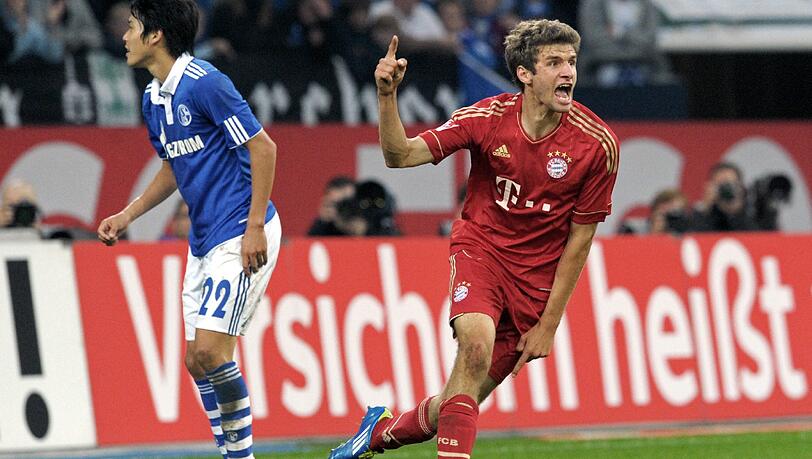 Thomas Müller (r.) kennt die "besondere Atmosphäre" auf Schalke. Thomas Müller (r.) kennt die "besondere Atmosphäre" auf Schalke.