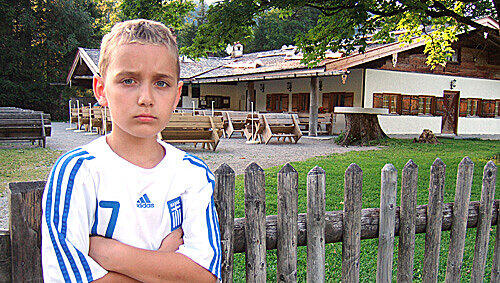 Joe (9) ist enttäuscht, dass er und seine Klassenkameraden abgewiesen wurden. Joe (9) ist enttäuscht, dass er und seine Klassenkameraden abgewiesen wurden.