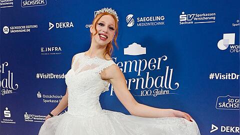 Anna Ermakova ist gerngesehener Gast bei vielen Events - wie hier Anfang Februar beim 100-jährigen Jubiläum des SemperOpernballs in Dresden. Am 22. März 2025 feiert sie ihren 25. Geburtstag.