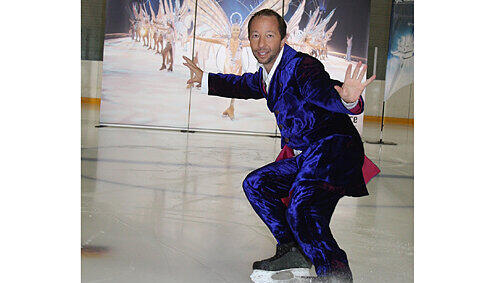 Premieren-Star bei Holiday On Ice: DJ Bobo. Premieren-Star bei Holiday On Ice: DJ Bobo.