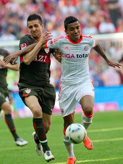 LUIZ GUSTAVO: Siehe Badstuber. Wirkte nicht sonderlich glücklich über die Doppelbelastung, der Brasilianer. Musste Dienst verrichten im defensiven Mittelfeld. Je länger das Spiel dauerte, wurde es zäher. NOTE:3