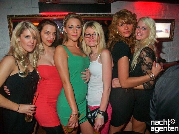 Heiße Girls und schnelle Beats: Auch unter der Woche lassen es die Münchner in den Clubs so richtig krachen. Mehr Bilder von dieser Party gibt's unter: www.nachtagenten.de.