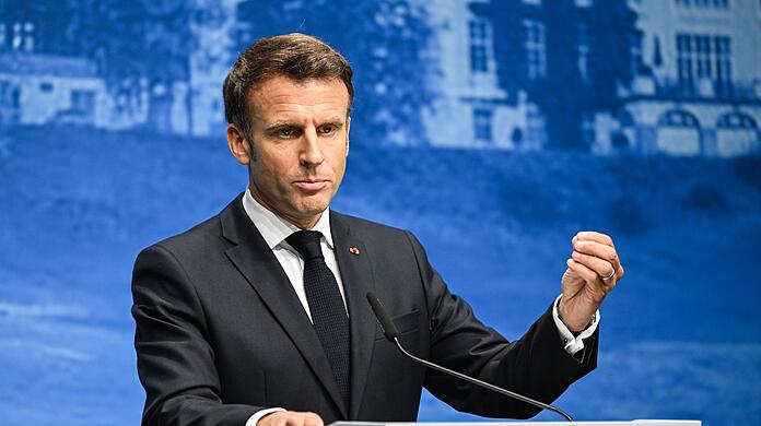 Emmanuel Macron, Präsident von Frankreich, spricht während einer Abschluss-Pressekonferenz.