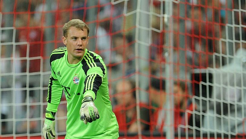 MANUEL NEUER, Note 3: Sofort ähnlich viel beschäftigt wie in der Nationalelf. Sicher gegen Inui (4.). Danach machten es ihm seine Verteidiger einfacher. Glück beim wegen Abseits nicht gegebenen Treffer von Meier und beim unnötigen Ausflug in Minute 90. MANUEL NEUER, Note 3: Sofort ähnlich viel beschäftigt wie in der Nationalelf. Sicher gegen Inui (4.). Danach machten es ihm seine Verteidiger einfacher. Glück beim wegen Abseits nicht gegebenen Treffer von Meier und beim unnötigen Ausflug in Minute 90.