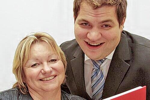 Petra Beck und ihr Sohn Alexander sind stolz auf die Firmengeschichte.