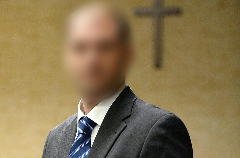Soll Ettaler Schüler missbraucht haben: Der Benediktiner-Pater Jürgen R. im Gerichtssaal des Landgerichts.