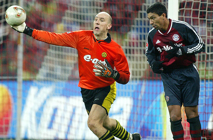 9.11.2002 &ndash; 12. Spieltag, Bayern-Dortmund 2:1: Wieder ein denkwürdiges Spiel. Nach dem Platzverweis gegen Jens Lehmann kann Dortmund nicht mehr wechseln. Also stellt sich Jan Koller beim Spielstand von 2:1 für Bayern ins Tor &ndash; und verhindert eine höhere Niederlage.