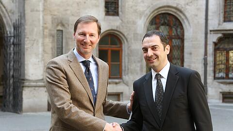 Vorstelluing des Neuen Direktors im Rathaus: Noch-Direktor Andreas Knieriem und Nachfolger Rasem Baban.