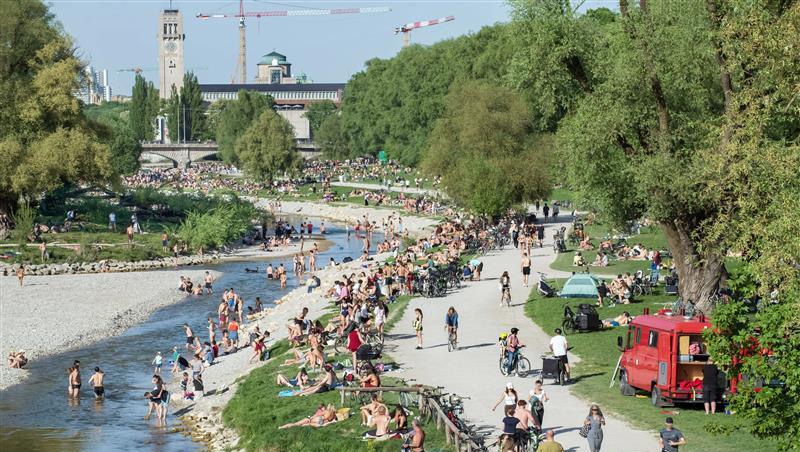 Könnte das Rauchverbot für die Isar und Altstadt Realität werden? Ein OB-Kandidat würde das begrüßen.