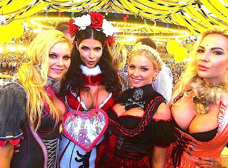 Micaela Schäfer auf dem Oktoberfest.