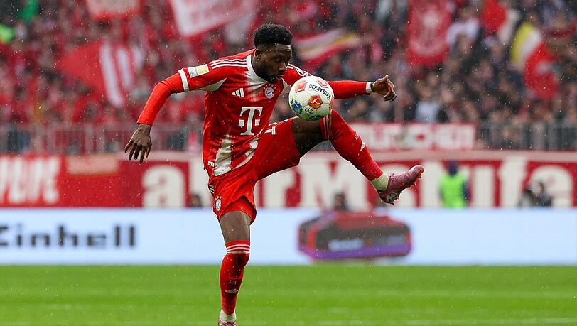 Beackerte den Flügel der Bayern: Alphonso Davies. Beackerte den Flügel der Bayern: Alphonso Davies.