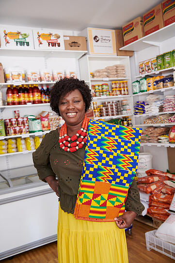 Chantal Amenikou (43) in ihrem Shilo Afro Shop.