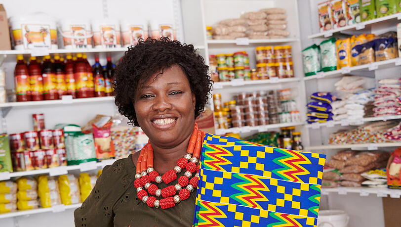Chantal Amenikou (43) in ihrem Shilo Afro Shop. Chantal Amenikou (43) in ihrem Shilo Afro Shop.