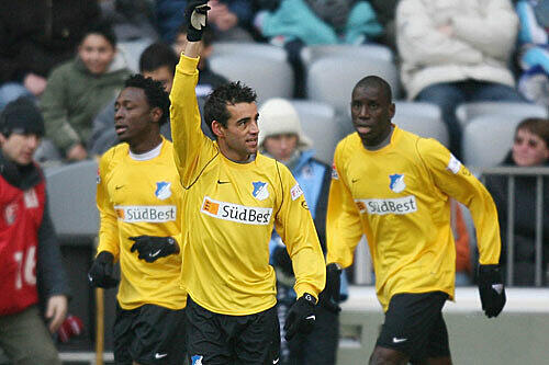 Zelebriert den Triumph: Francisco Copado