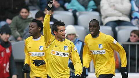 Zelebriert den Triumph: Francisco Copado