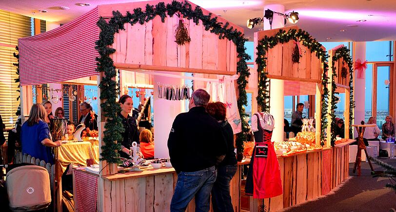 "Münchens höchster Weihnachtsmarkt" im 13. Stock des Mercedes-Benz Centers an der Donnersbergerbrücke.