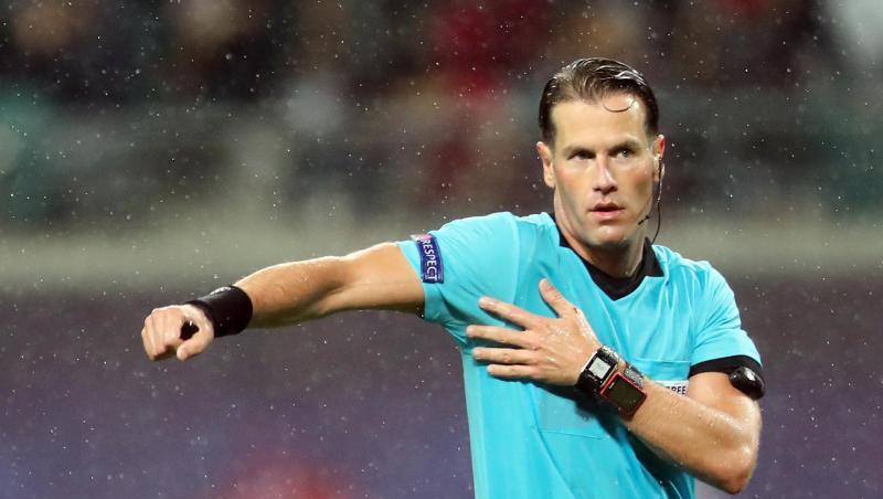 Der niederländische Schiedsrichter Danny Makkelie leitet das Champions-League-Spiel des FC Bayern München bei Red Bull Salzburg.