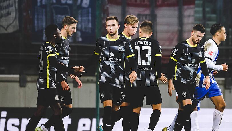 Der TSV 1860 setzt sich beim Wörthersee-Cup gegen Hertha BSC durch.