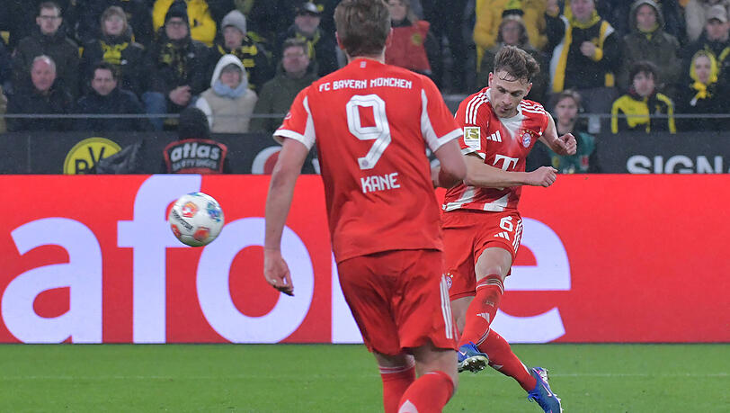 Linke Klebe und drin das Ding! Joshua Kimmich mit seinem Traumtor zum emntscheidenden 3:2.