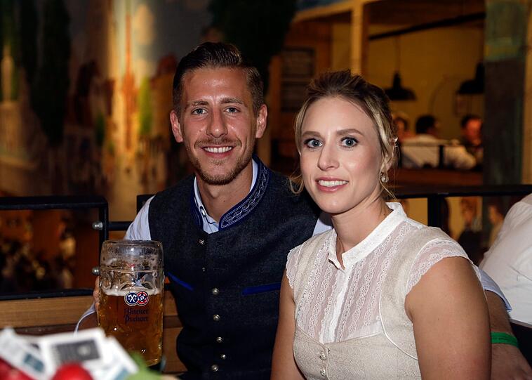 Neuzugang Tim Rieder nebst Begleitung.