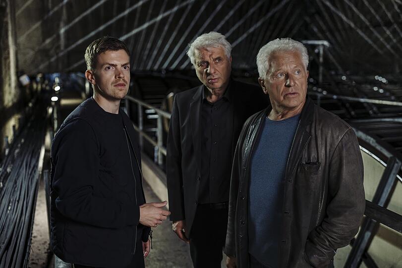 Als Kriminaloberkommissar "Kalli" Hammermann spielte Ferdinand Hofer (l.) bisher immer die zweite Geige hinter Franz Leitmayr (Udo Wachtveitl, M.) und Ivo Batic (Miroslav Nemec). Das wird sich jetzt &auml;ndern.