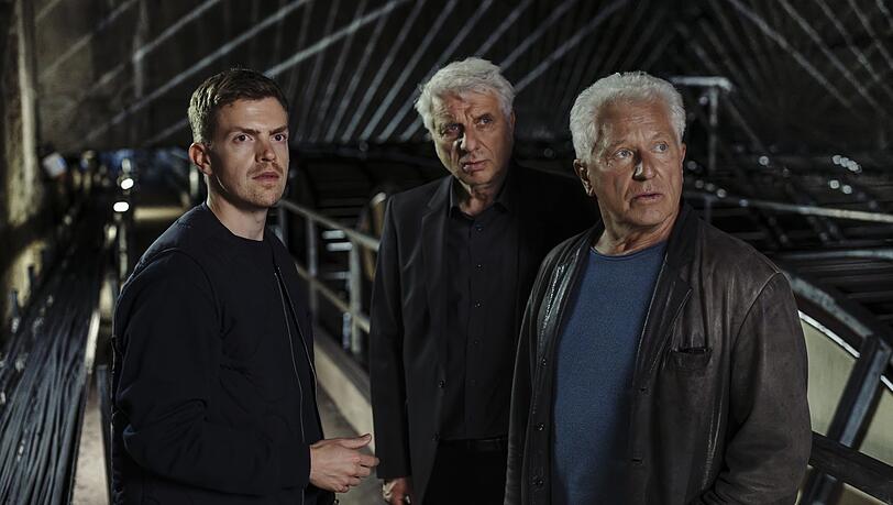 Als Kriminaloberkommissar "Kalli" Hammermann spielte Ferdinand Hofer (l.) bisher immer die zweite Geige hinter Franz Leitmayr (Udo Wachtveitl, M.) und Ivo Batic (Miroslav Nemec). Das wird sich jetzt &auml;ndern.
