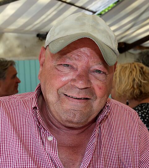 Axel von Hayn (64), Selbstständiger: &bdquo;Ich will keinen modernen Delikatessen-Markt. Schicki-Micki haben wir genug. Beim Umbau sollte man berücksichtigen, dass mehr öffentliche WCs gebaut werden. Es gibt schon welche. Aber die sind so platziert, dass man sie nicht findet.&ldquo;