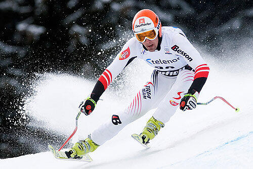 Der Österreicher Matthias Lanzinger prallte 2008 im norwegischen Kvitfjell bei der Einfahrt in den Zielhang auf die Piste und blieb dort zunächst bewusstlos liegen.