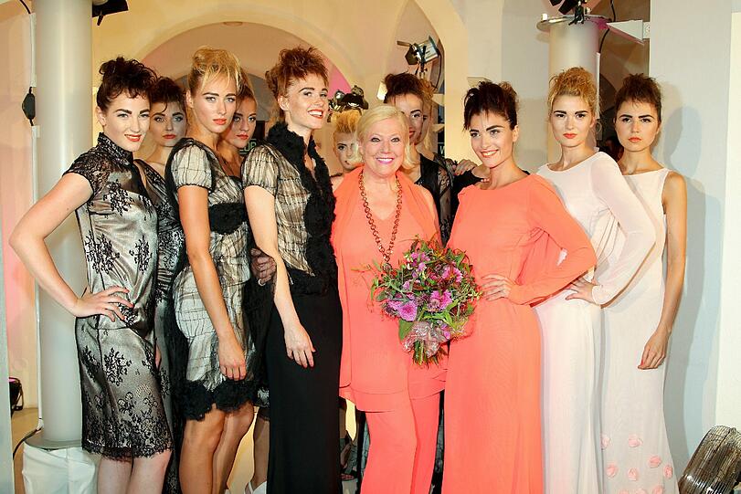 Die Designerin Susanne Wiebe und die Models.