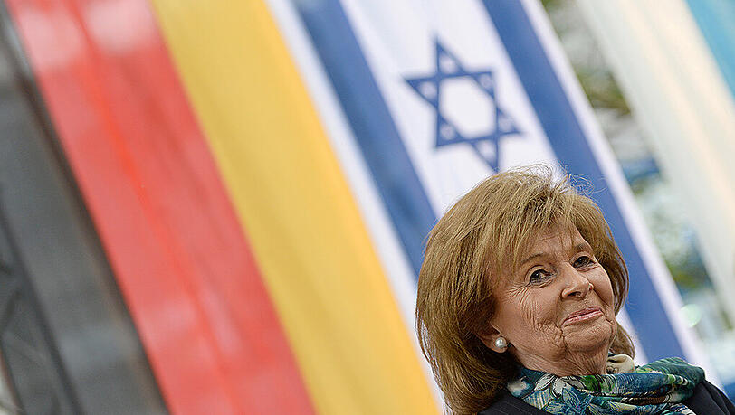 Charlotte Knobloch, die Präsidentin der Israelitischen Kultusgemeinde München und Oberbayern: "Wir werden uns an diesen Terror nicht gewöhnen, wir befinden uns im Krieg". Charlotte Knobloch, die Präsidentin der Israelitischen Kultusgemeinde München und Oberbayern: "Wir werden uns an diesen Terror nicht gewöhnen, wir befinden uns im Krieg".