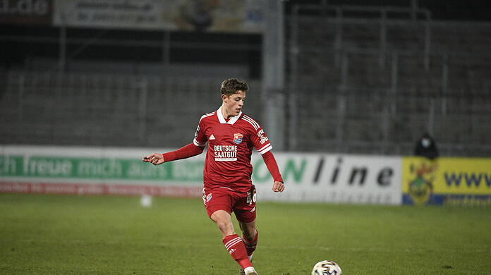 Fynn Seidel feierte gegen den VfB Lübeck sein Debüt für die SpVgg Unterhaching.